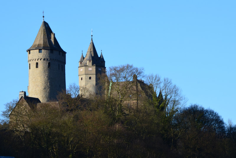 Burg Altena über dem Nettetal
